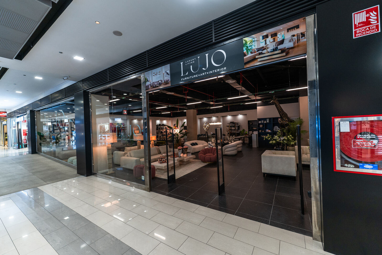 Lujo store front